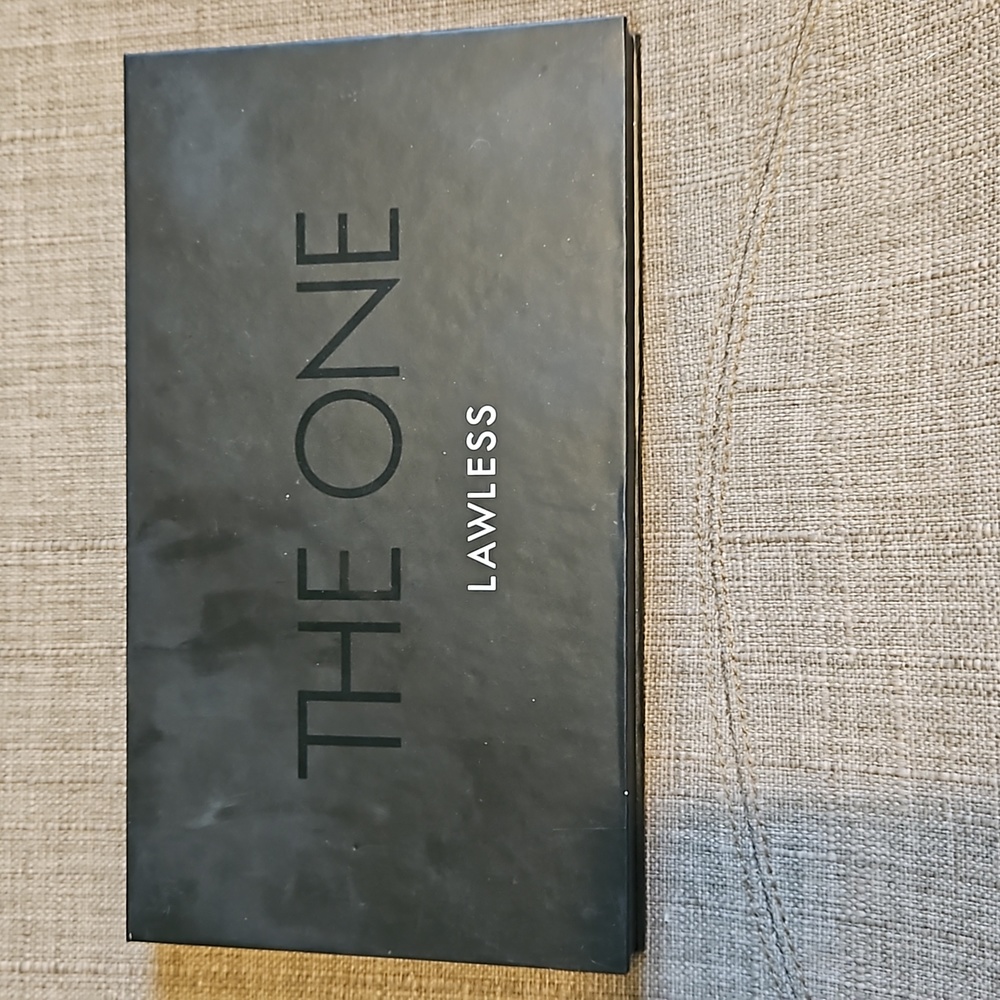 Eyeshadow palette (gently used)